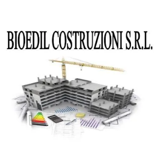 Logo per Bioedil Costruzioni SRL con un modellino di edificio, una gru e planimetrie architettoniche.