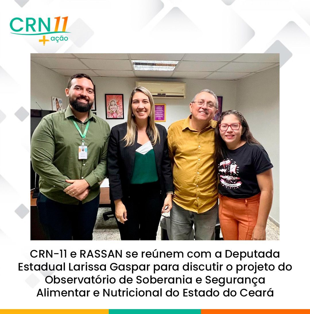 Grupo posa sorrindo em escritório após reunião, com logo CRN-11 e legenda sobre segurança alimentar e nutricional.