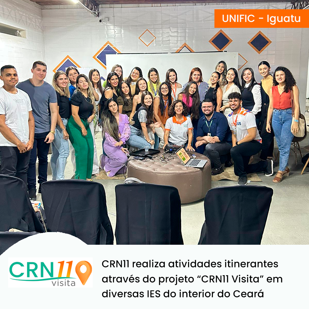 Grupo de pessoas posando em evento da UNIFIC-Iguaçu; banner cita “CRNI 11º” e atividades itinerantes em Visita