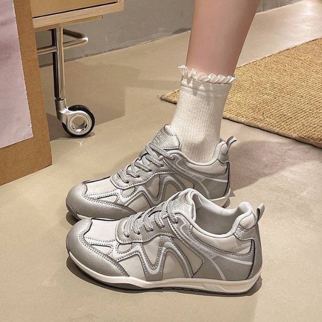 獨家實拍❗️無敵好看又好穿❗️  【山系小彎月阿甘休閒鞋】
