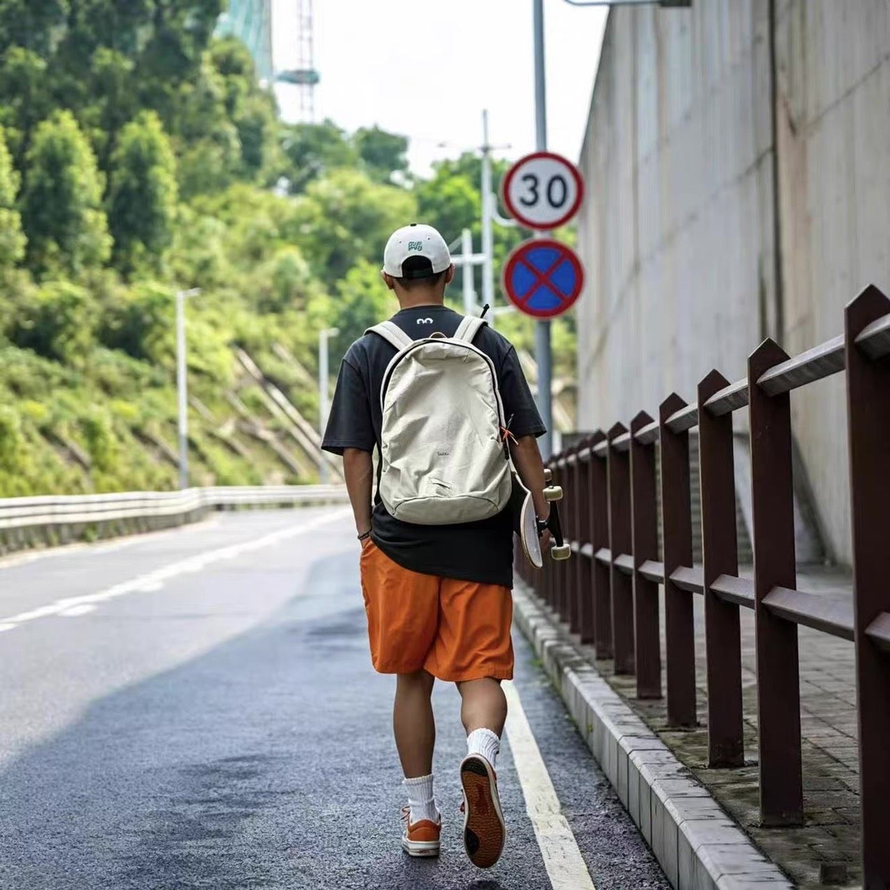 日系皺慵懶風機能雙肩包