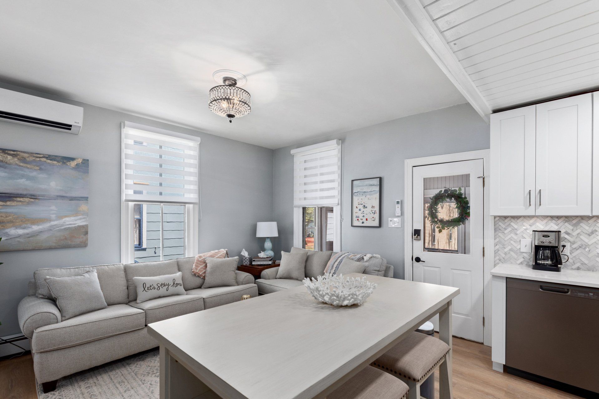 cranberry court cape may living room