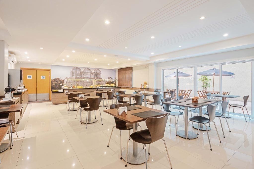 Restaurante Slim Hotel Curitiba Av. das Torres & Lobby Bar