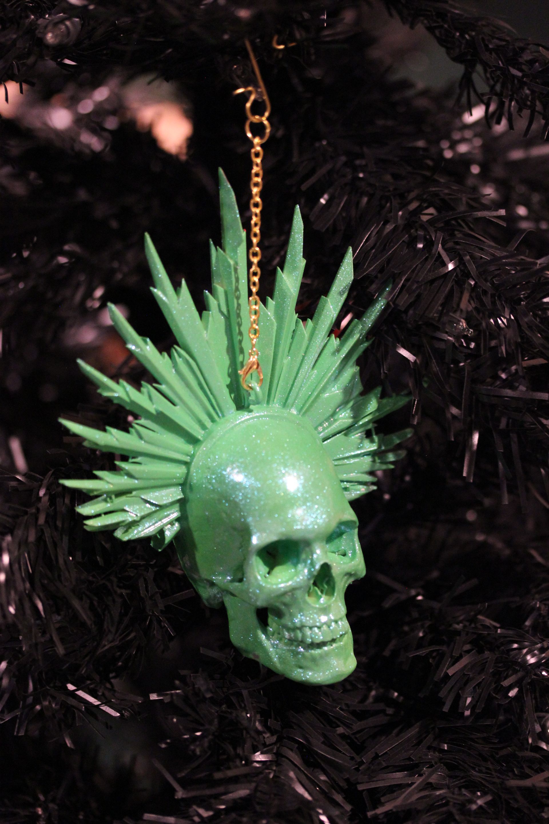 Skull With Rays:  Green Luster