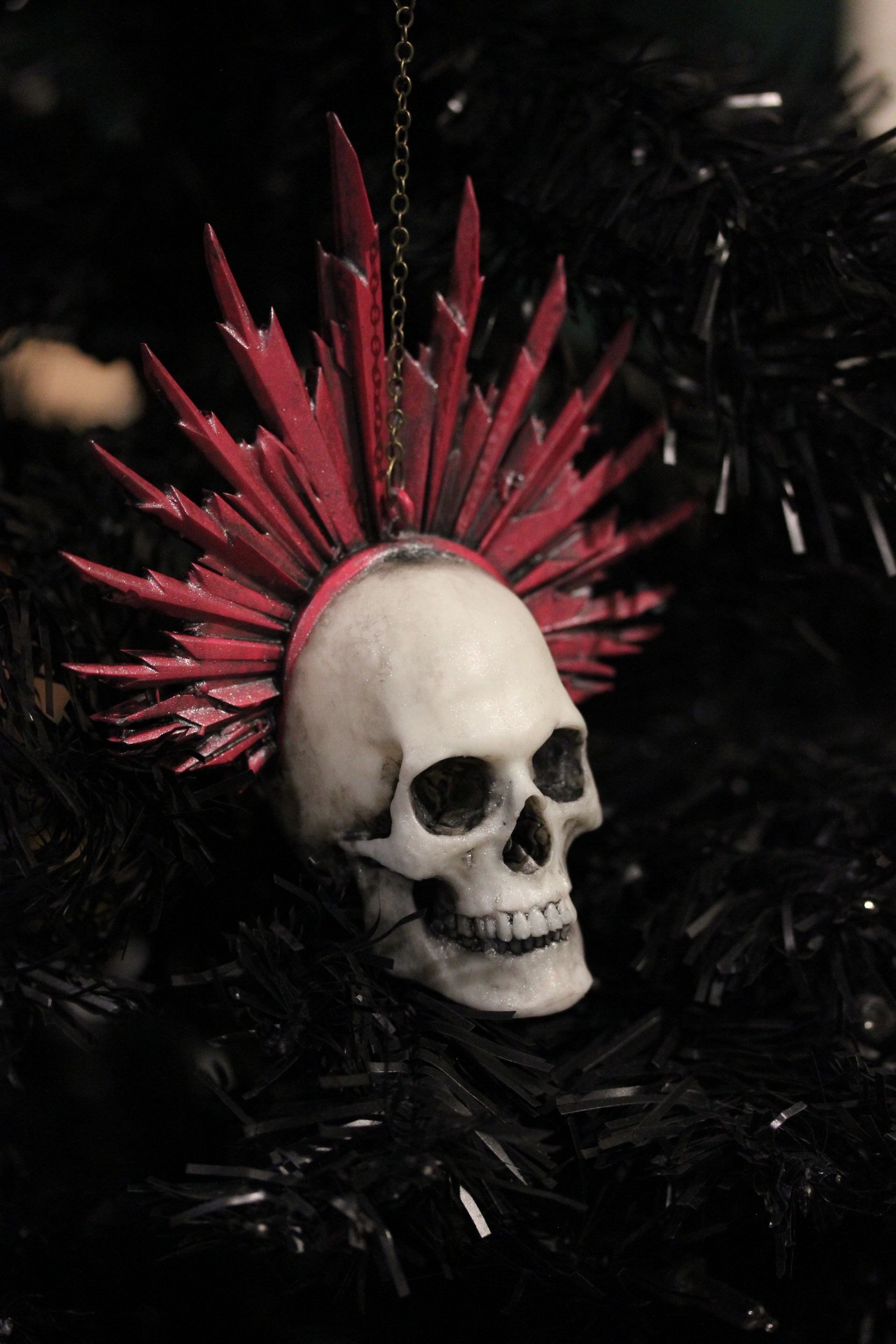 Skull With Rays:  White Skull w/ Pink Rays