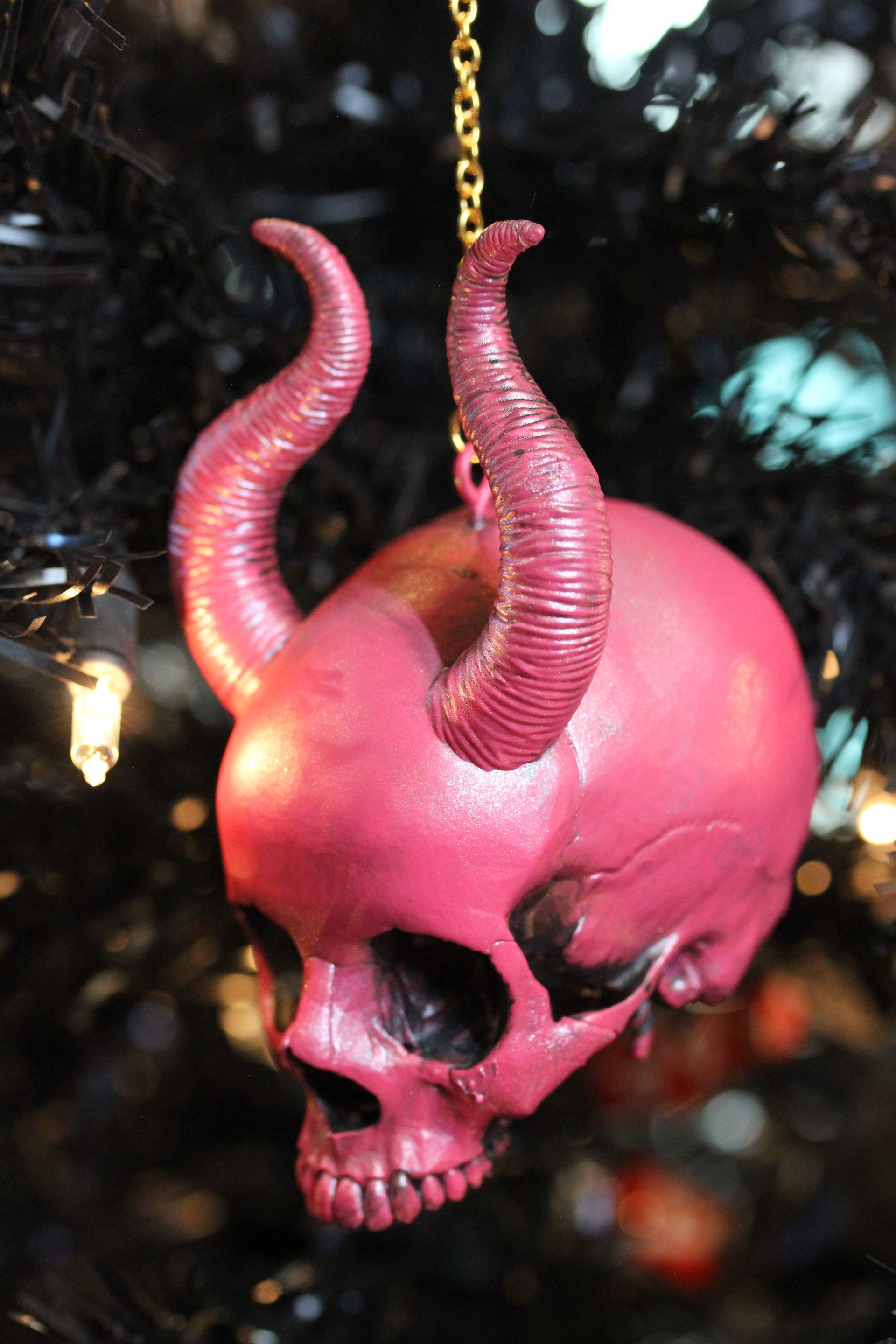 Baby Skull With Horns: BubbleGum Antique