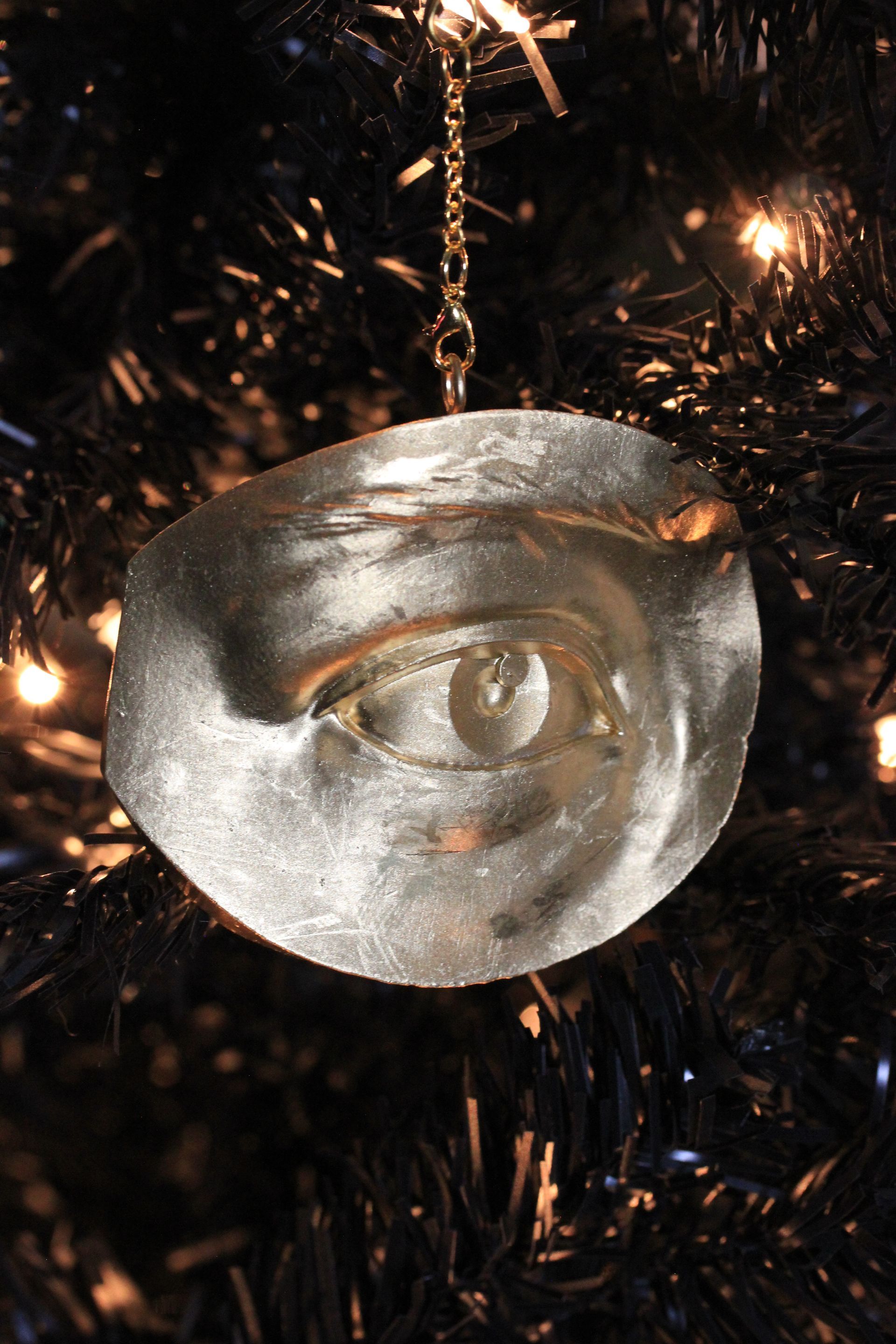 Prosthetic Eye:  Gold