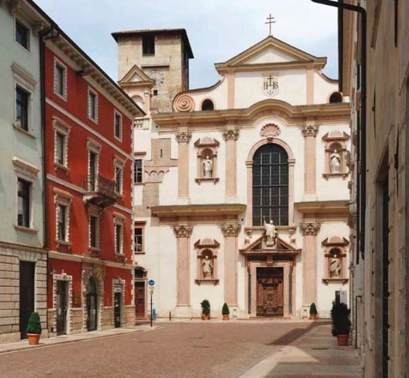 Renovierungsarbeiten an Kirchen