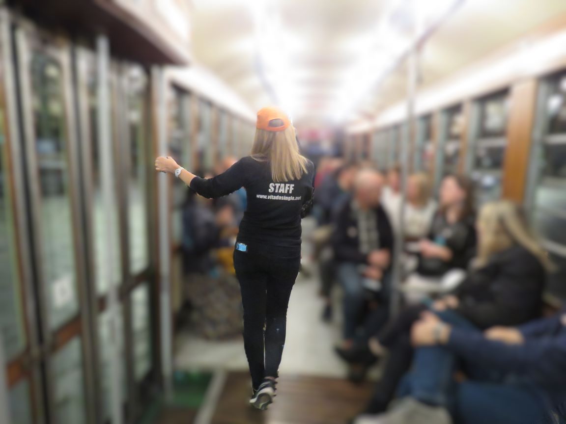 lo staff vitadasingle.net sul tram storico 2598 di Torino