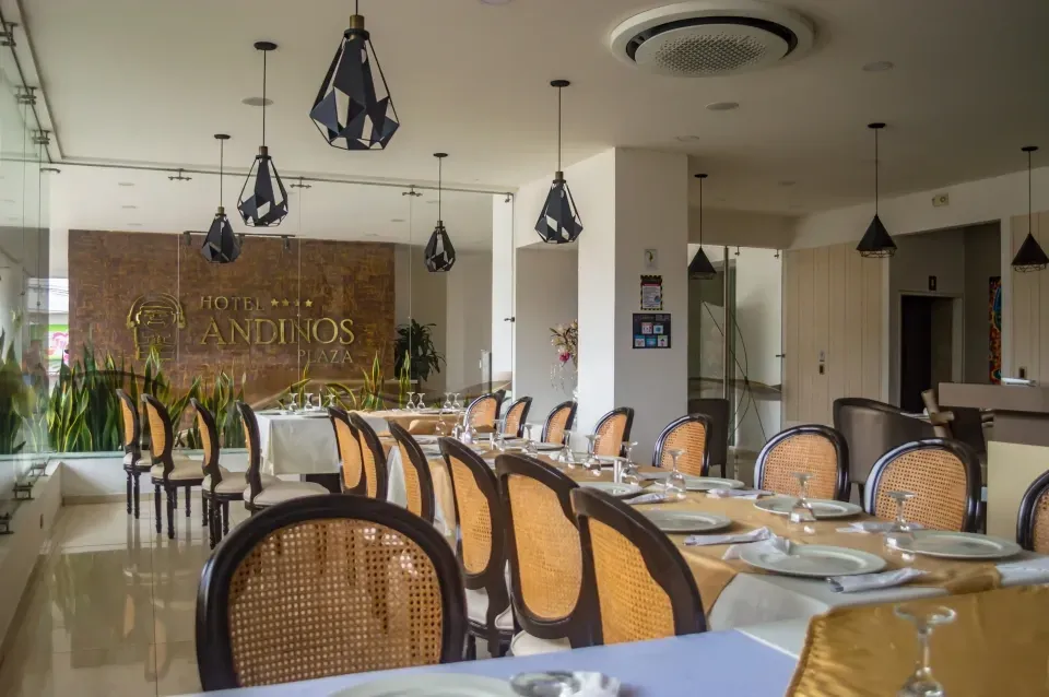 Hotel restaurant in Florencia, Caquetá, for stays with breakfast and traditional Colombian food in the city center.