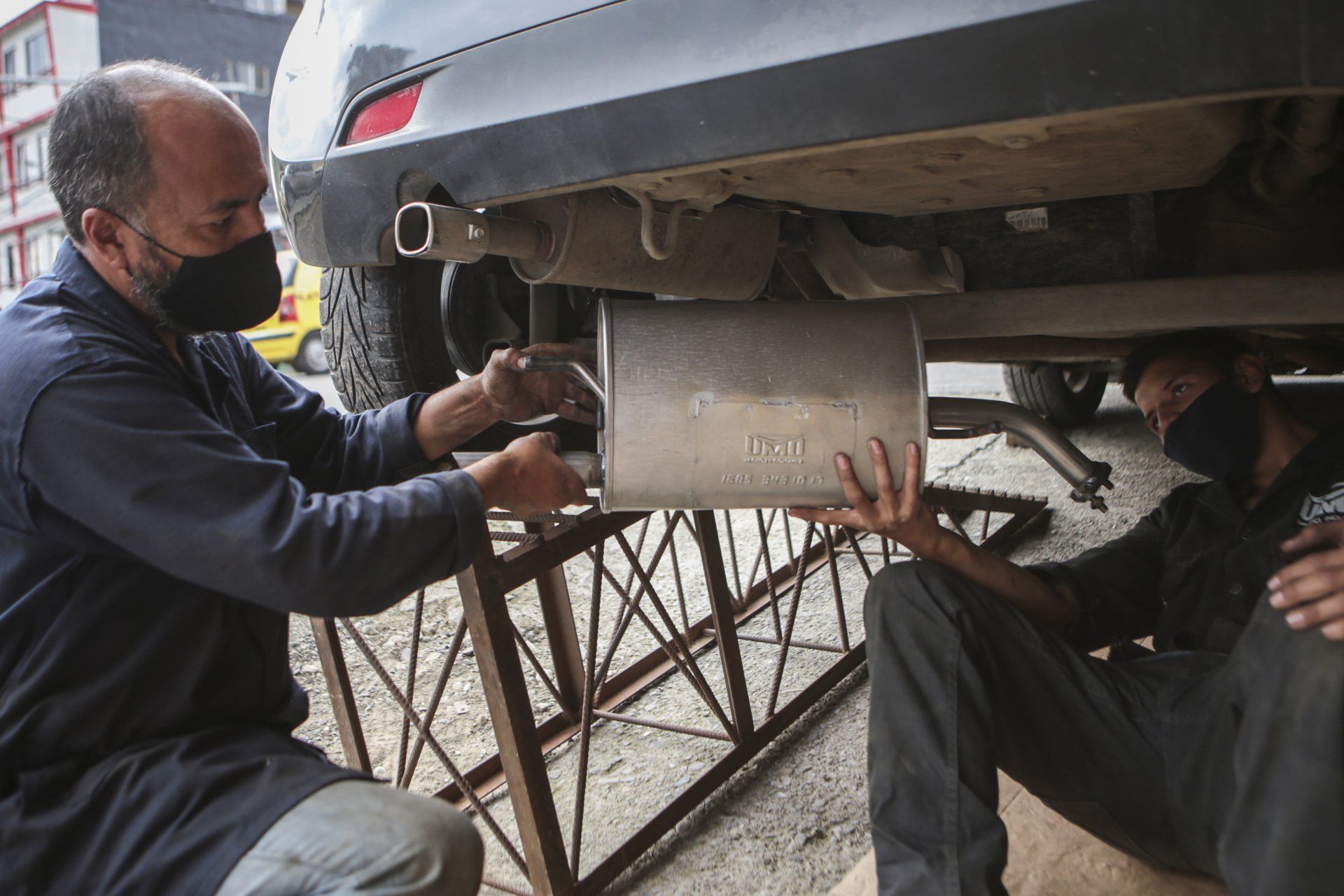 Auto-motor