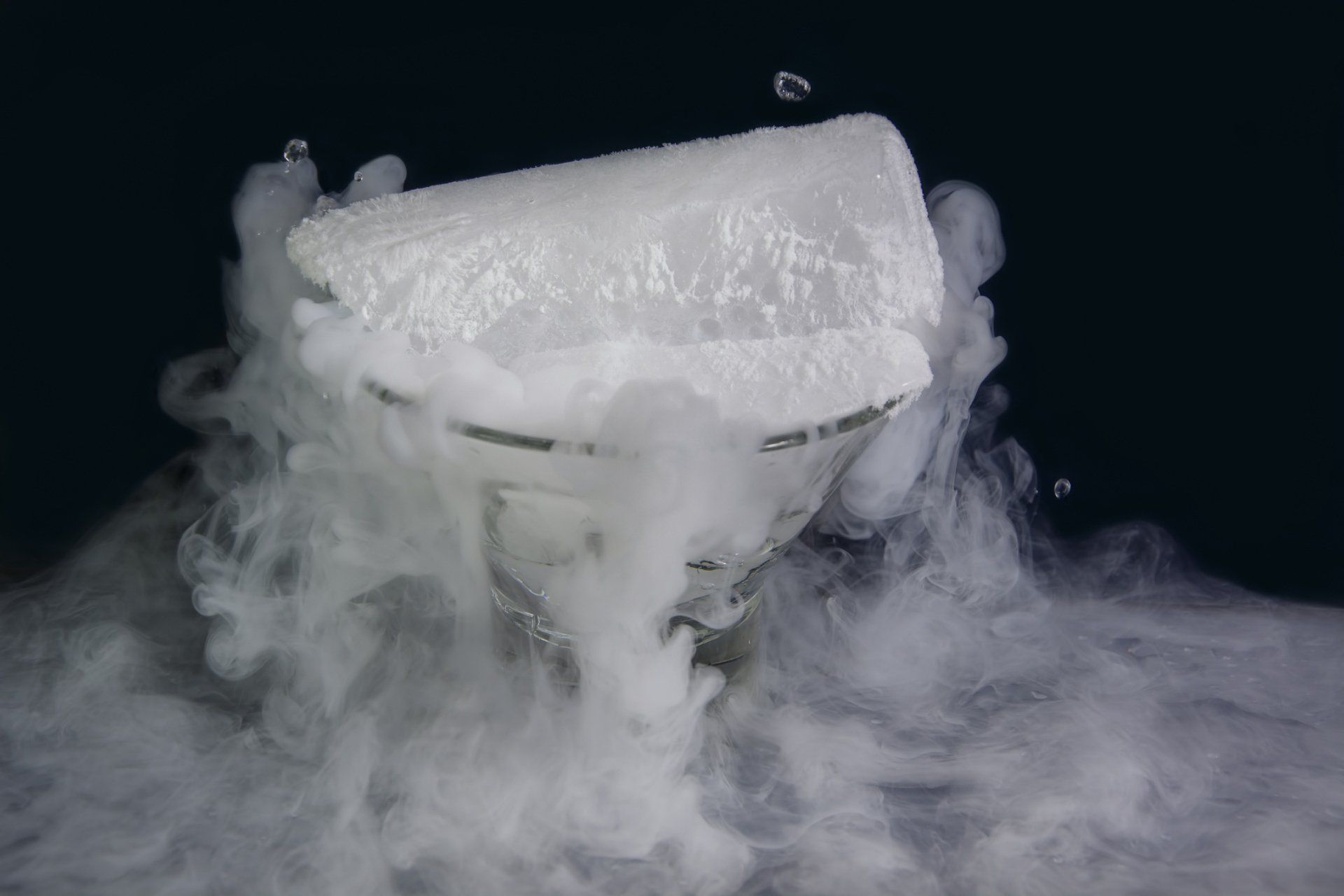 Pellets Of Dry Ice — Mundelein, IL — Lakeland Dry Ice