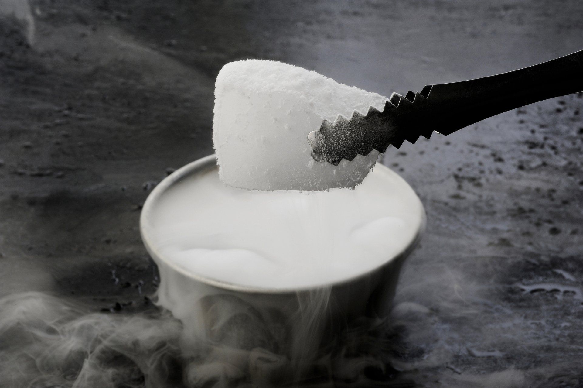 Smoke Fog And Dry Ice Glacial — Mundelein, IL — Lakeland Dry Ice