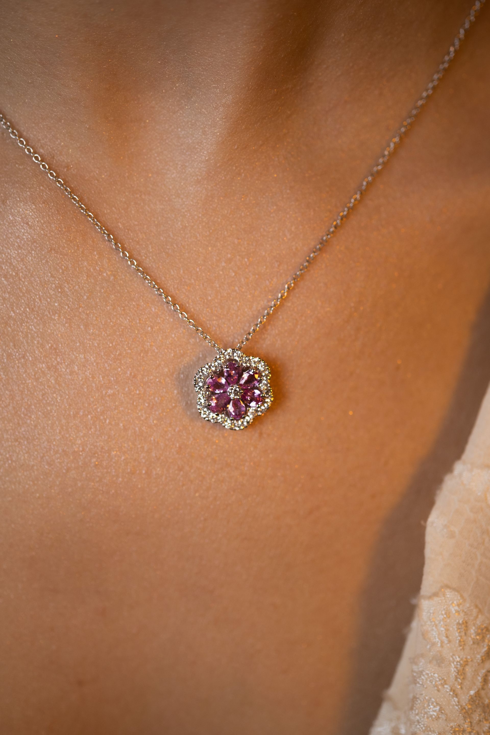 collana con fiore