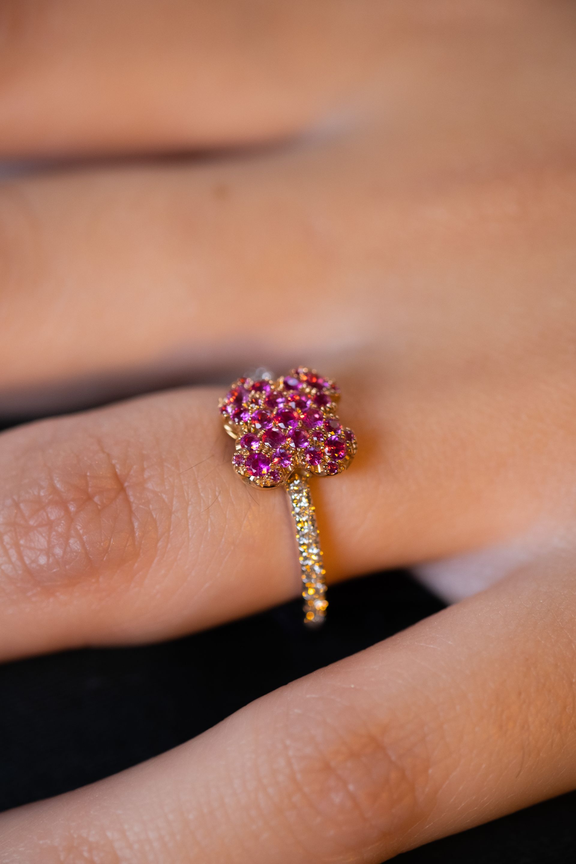 anello con fiore