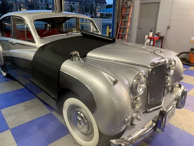 Jaguar windshield replacement in East Cobb, GA