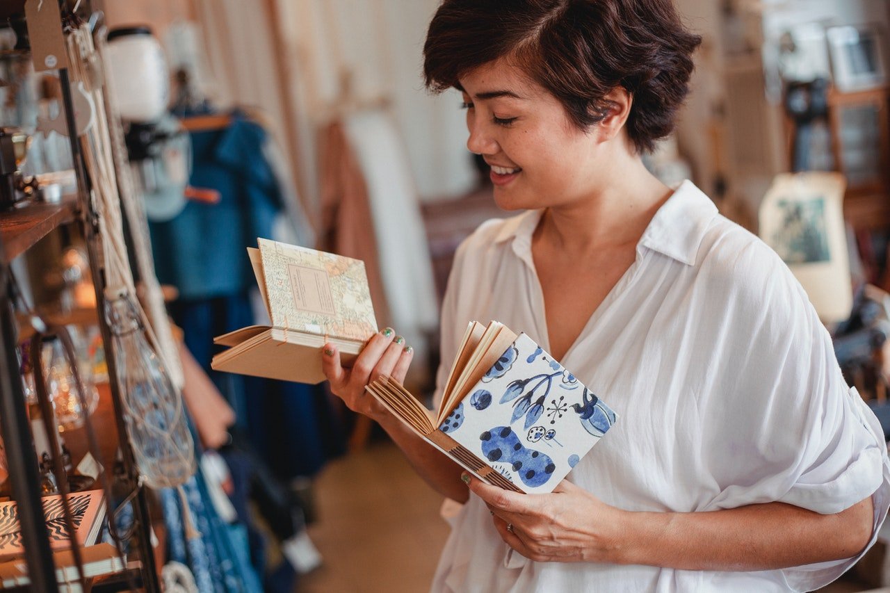 12 Tips on How to Approach Customers in Retail – Endearing Yourself to ...