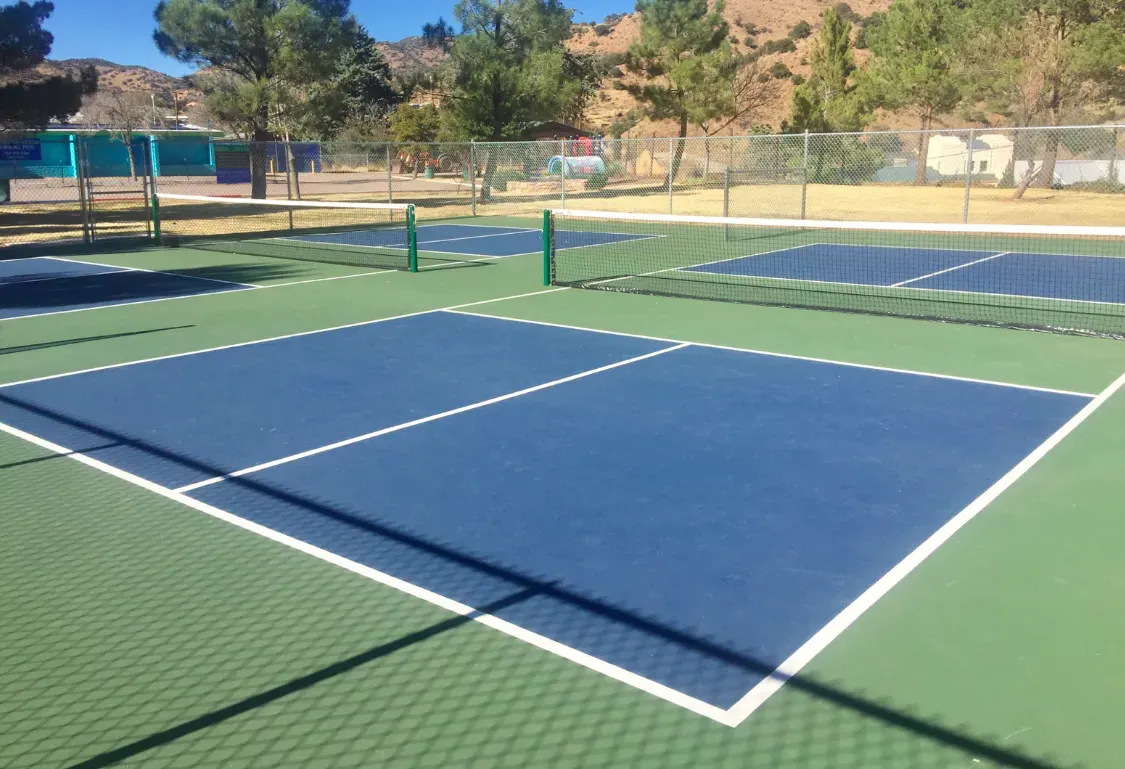 bisbee-pickleballs-courts