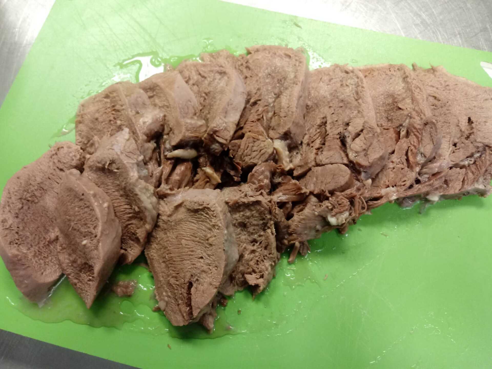 LA LINGUA DI VITELLO ALLA PIEMONTESE