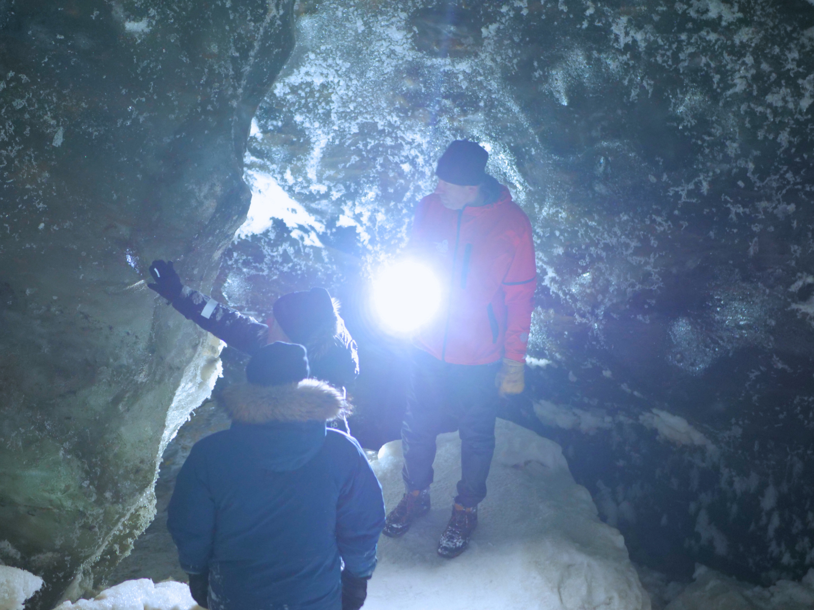 natural_ice_cave_sleipnir_iceland