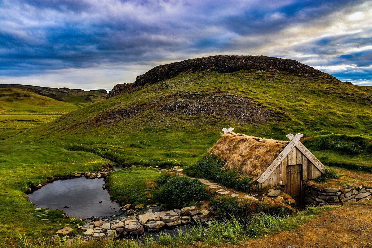Hrunalaug hot spring