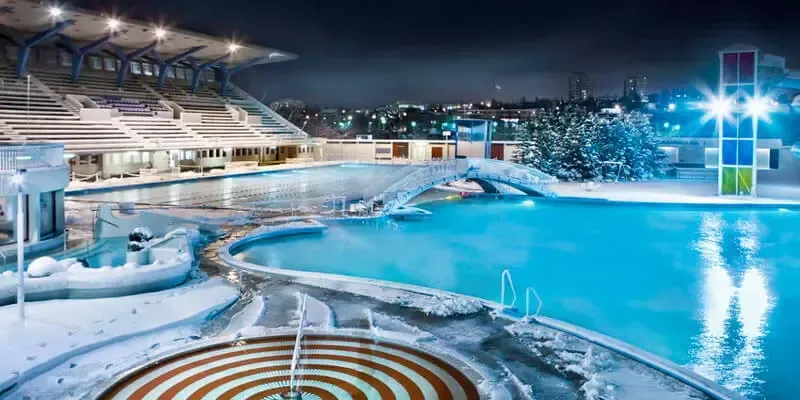 swimming pool in iceland