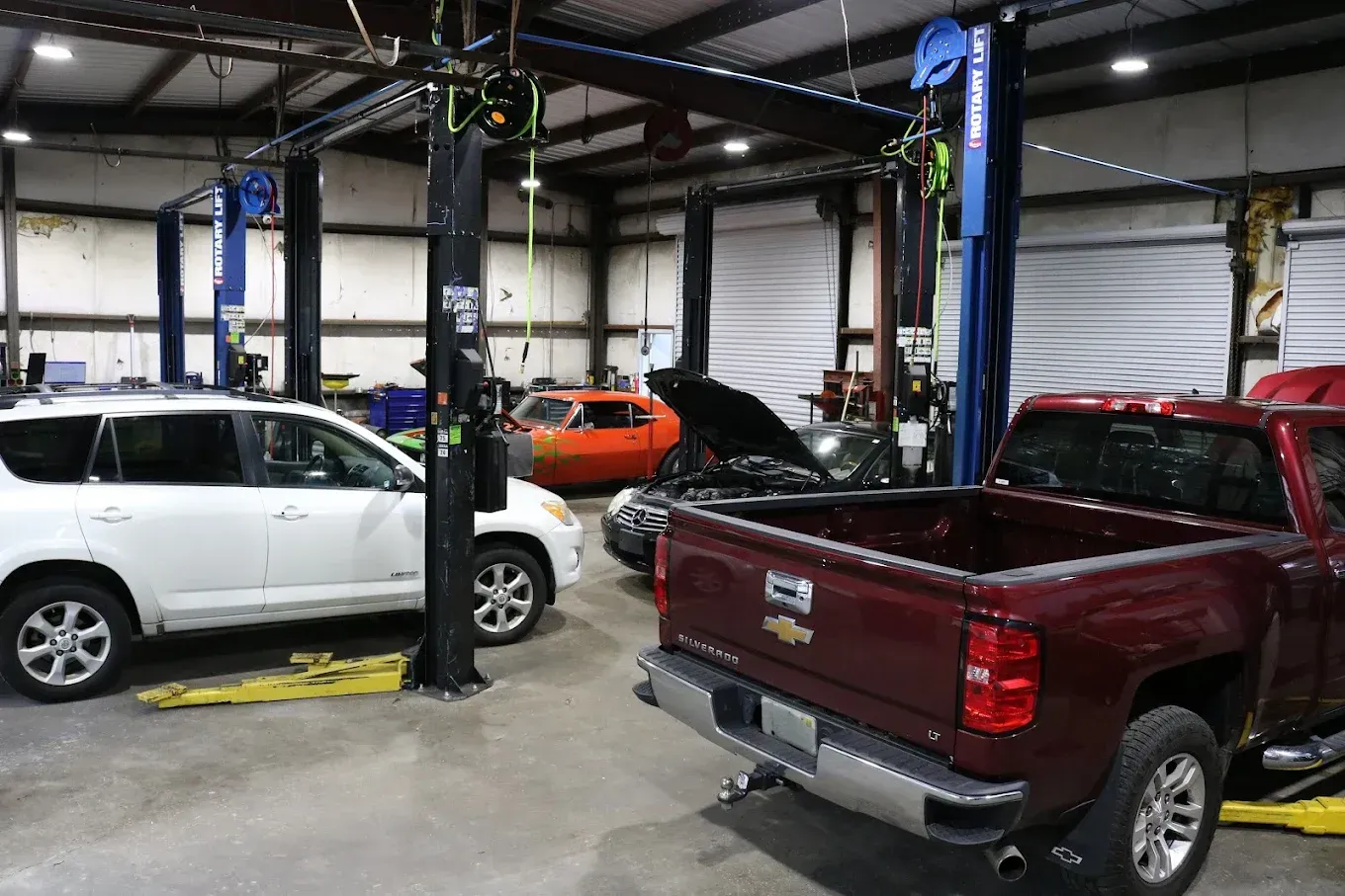 Shop Garage | Best Mechanic in Pensacola, FL - Pensacola AC & Auto Service Center