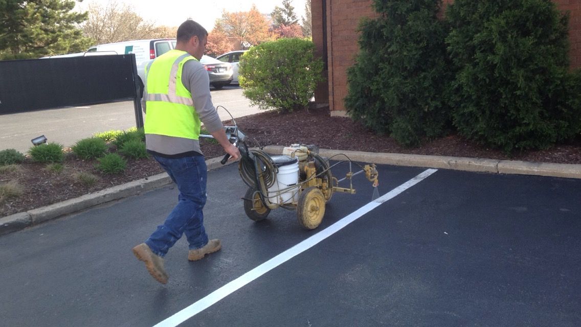 Man Striping | Elgin, IL | RG Asphalt & Concrete LLC