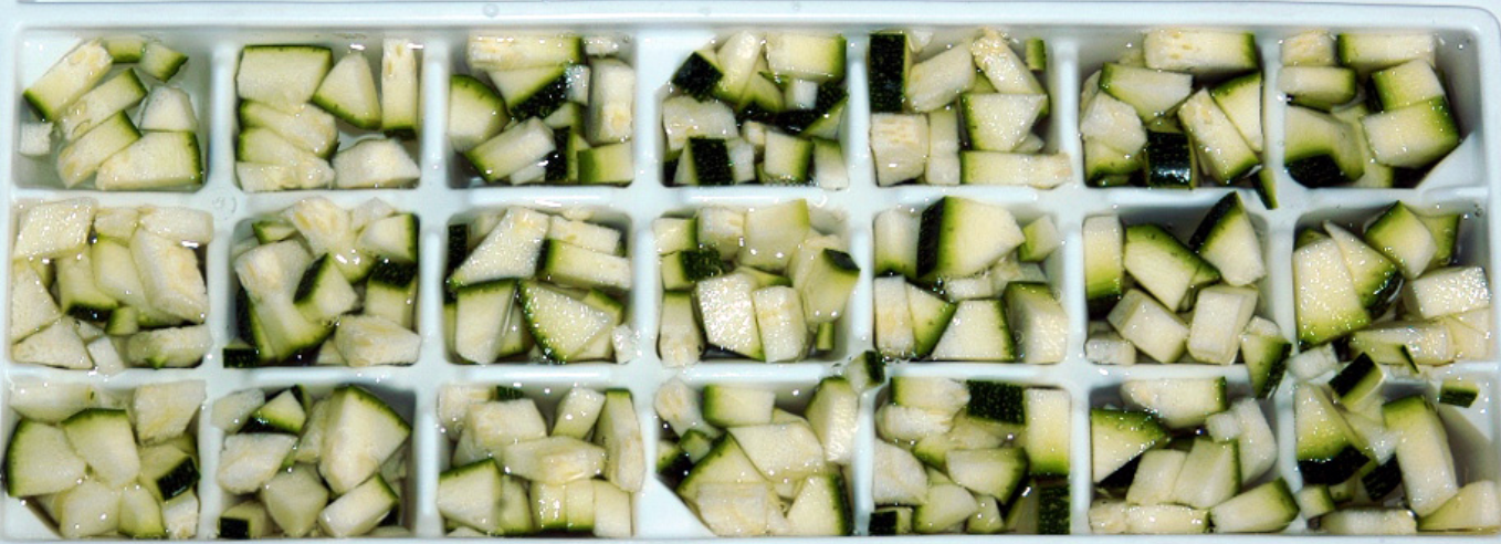 Courgettes chat, courgettes pour chat, légumes pour chat, aliment sain chat, donner légumes chat, chat mange courgettes, alimentation féline légumes, bienfaits courgettes chat, recette courgettes chat, légumes cuits pour chat, consultation vétérinaire teigne chat Entrechats Lyon, consultation vétérinaire chat, vétérinaire chat Lyon, mon chat et moi Lyon, mon chat et moi Rhône, vaccination chat Lyon, médecine féline, soins chat, vétérinaire félin Rhône, check-up chat, prévention santé chat, vétérinaire comportement chat, chat stressé vétérinaire, chat agressif vétérinaire, comportement félin, clinique Cat Friendly Lyon, bien-être félin, soins doux chat, apaiser chat, hospitalisation chat, chirurgie féline, anesthésie chat, soins post-opératoires chat, hôpital vétérinaire Rhône, clinique féline Lyon, surveillance vétérinaire chat, chirurgie douce chat, nutrition féline, alimentation chat, prévention maladies chat, conseils vétérinaires chat, suivi de poids chat, santé féline Lyon, vétérinaire nutrition chat,clinique Cat Friendly Lyon, équipe vétérinaire chats, vétérinaire félin Lyon, médecine du chat, bien-être félin, soins respectueux, spécialiste chat Lyon, conseils vétérinaires chat, blog chat, santé du chat, comportement félin, soins chat Lyon, prévention chat