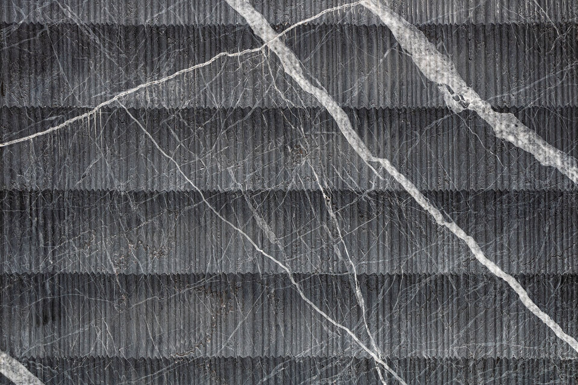 Noirblanc Swing Finish