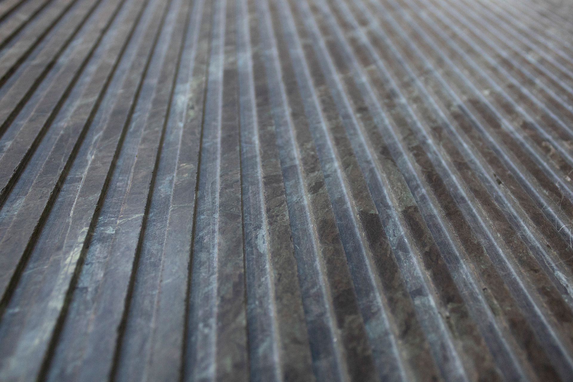 Quarzite Madeirus Groove Finish