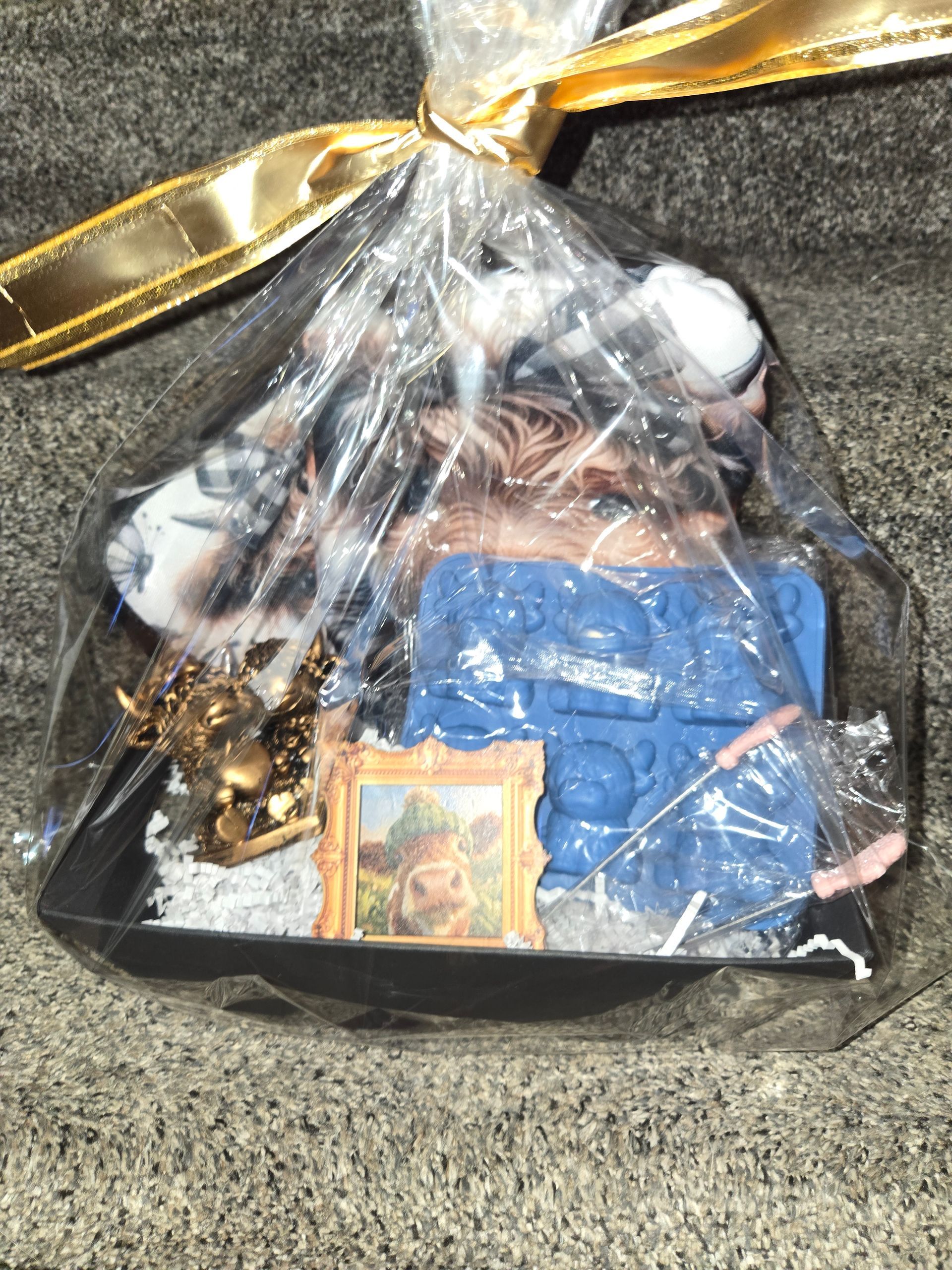 Highland cow gift basket