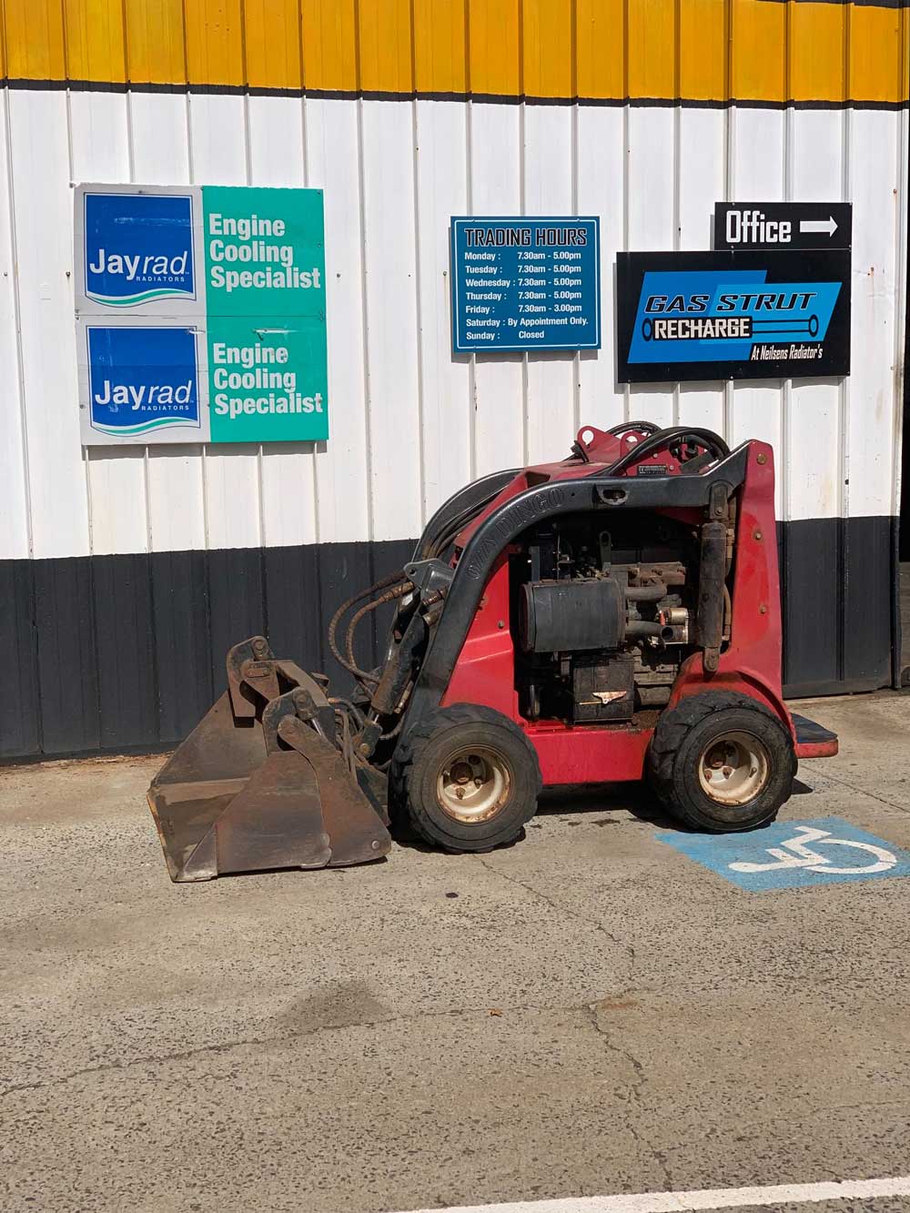 Gas Struts in Toowoomba Neilsen’s Radiator Service