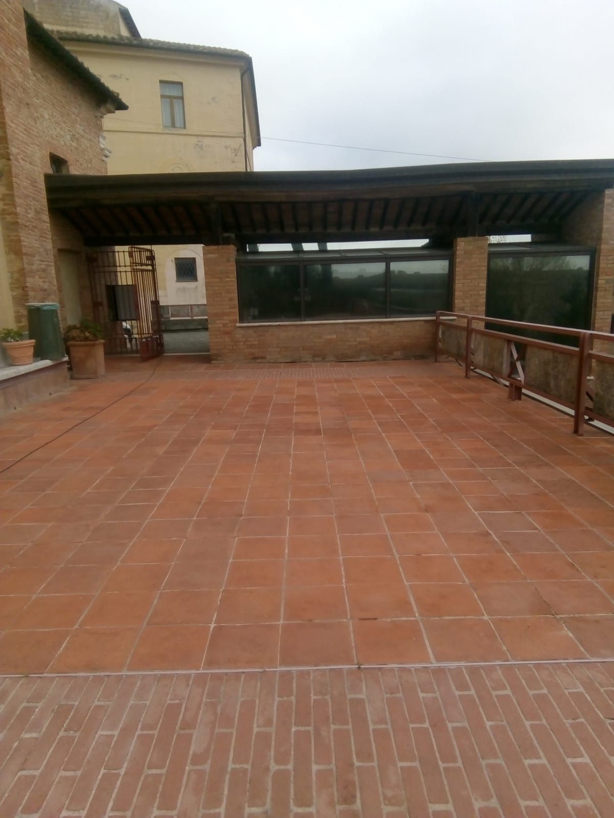pulizia pavimento piscina, dopo