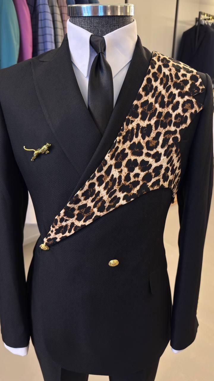 ORIGINAL MILANO – Signature Leopard Accent Double-Breasted Suit