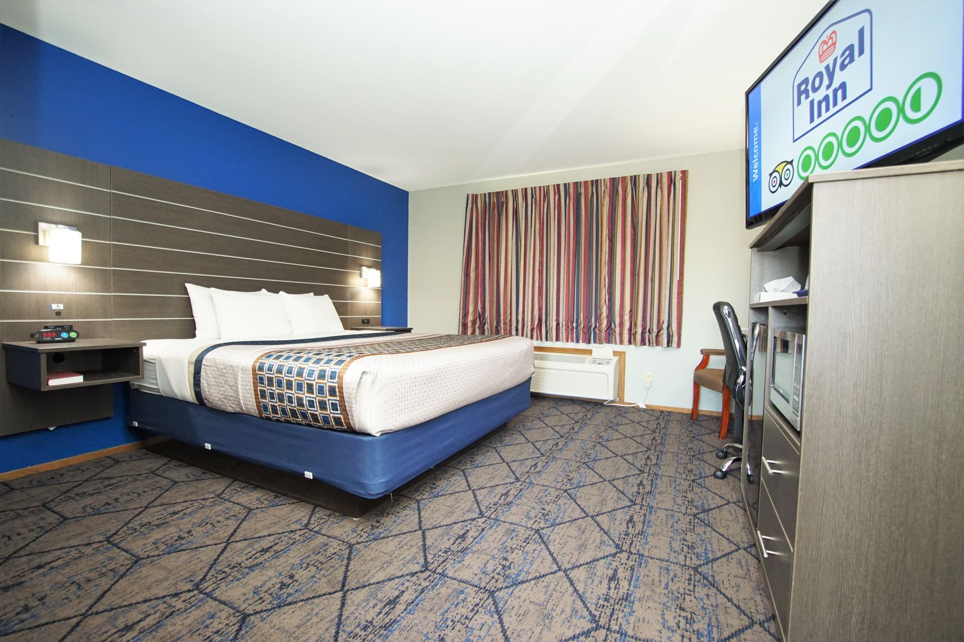 Deluxe 1 King Room
