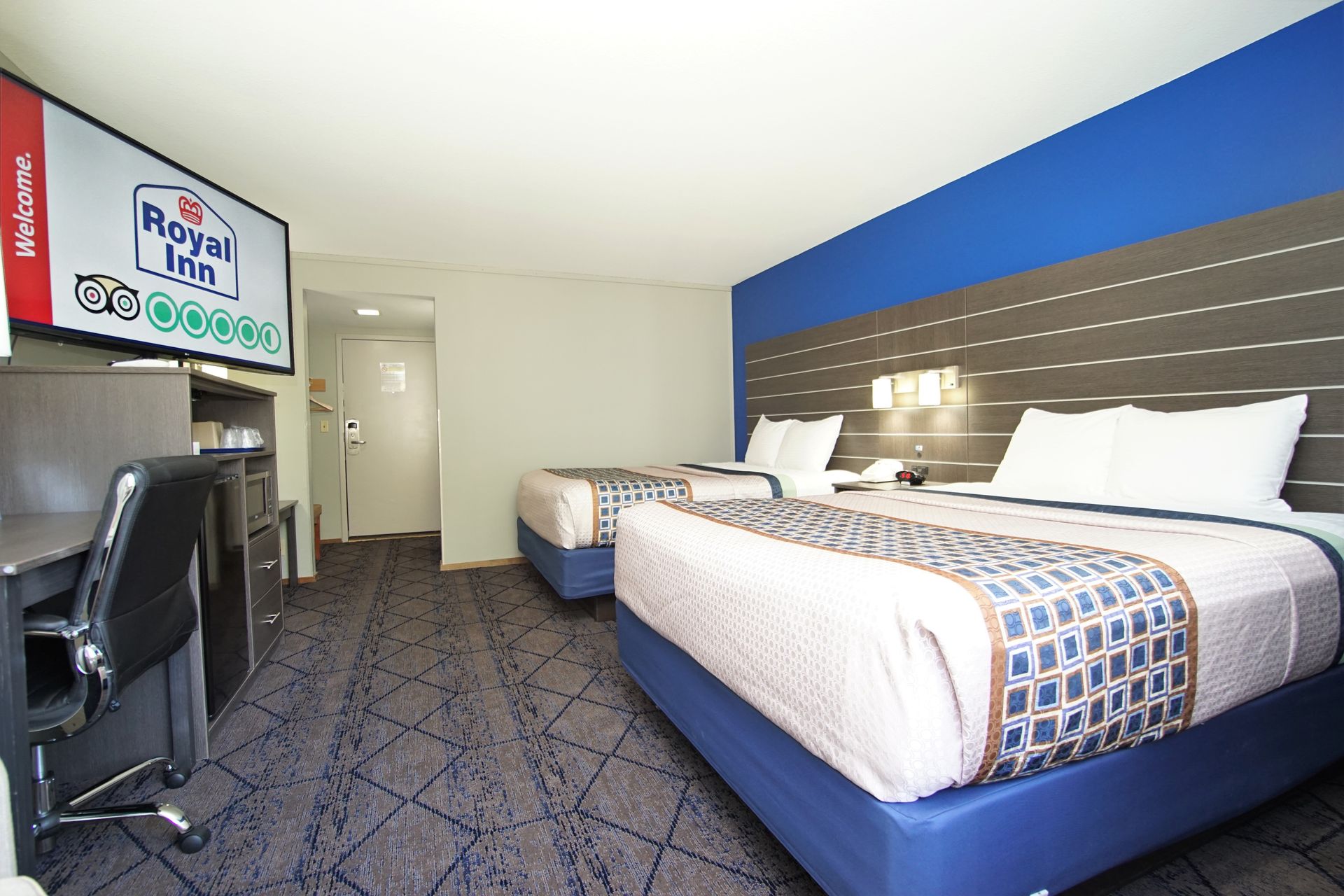 Deluxe 2 Queen Room