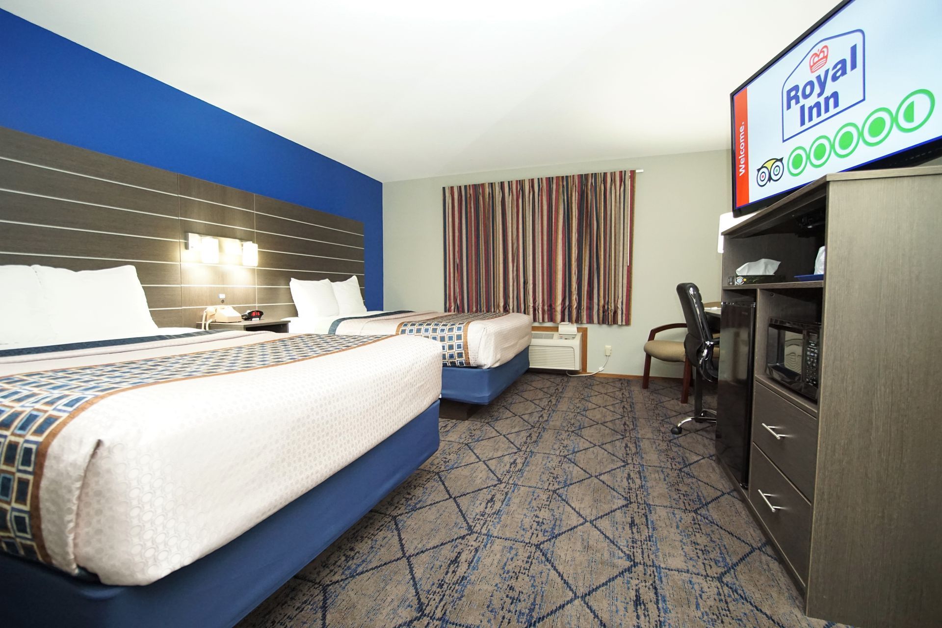 Deluxe 2 Queen Room