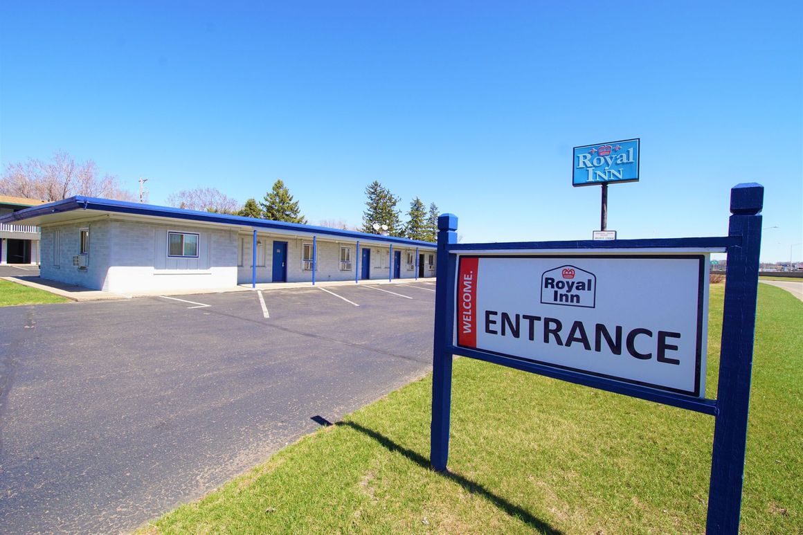 Royal Inn Entrance