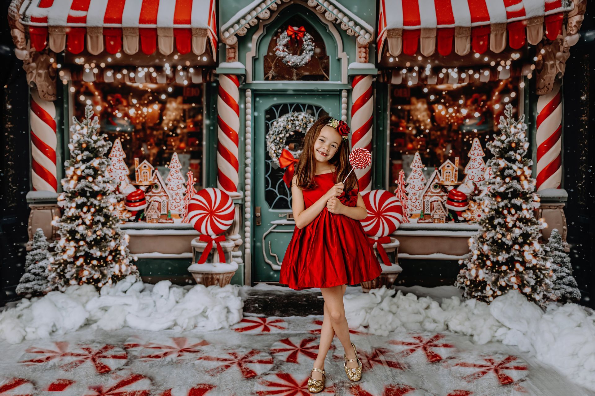 Raleigh NC 2024 Christmas Themed Studio Mini Sessions.
A whimsical holiday scene featuring candy cane stripes, peppermint accents, and festive decorations, perfect for capturing joyful moments in a cozy studio setting.