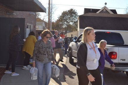 Happy volunteer family — St Joseph, MO — InterServ