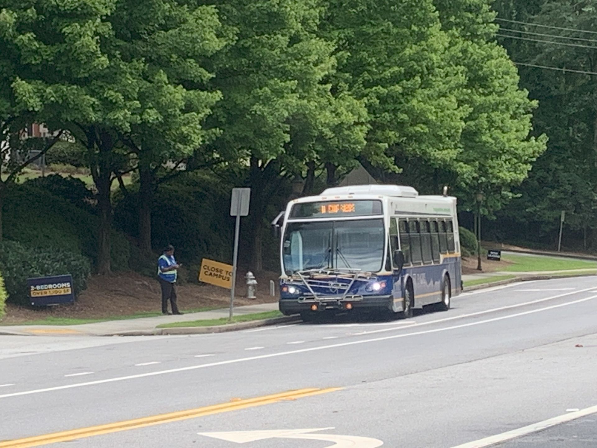 Emory Cliff Shuttle near Monteleone apartments in Atlanta