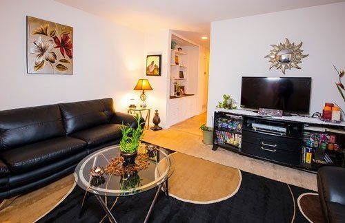 Redding Court Apartments Living Room