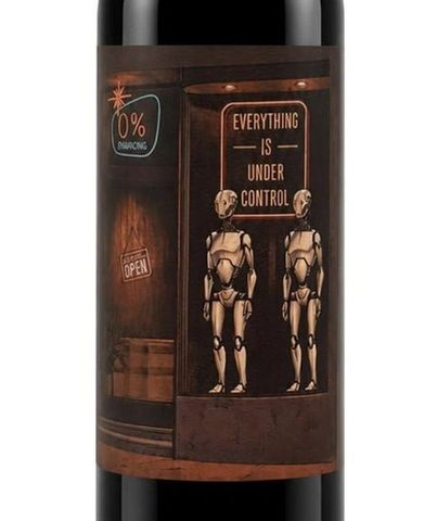 Wine bottle label with two robots in a store window and the words “Everything is under control” on a dark background