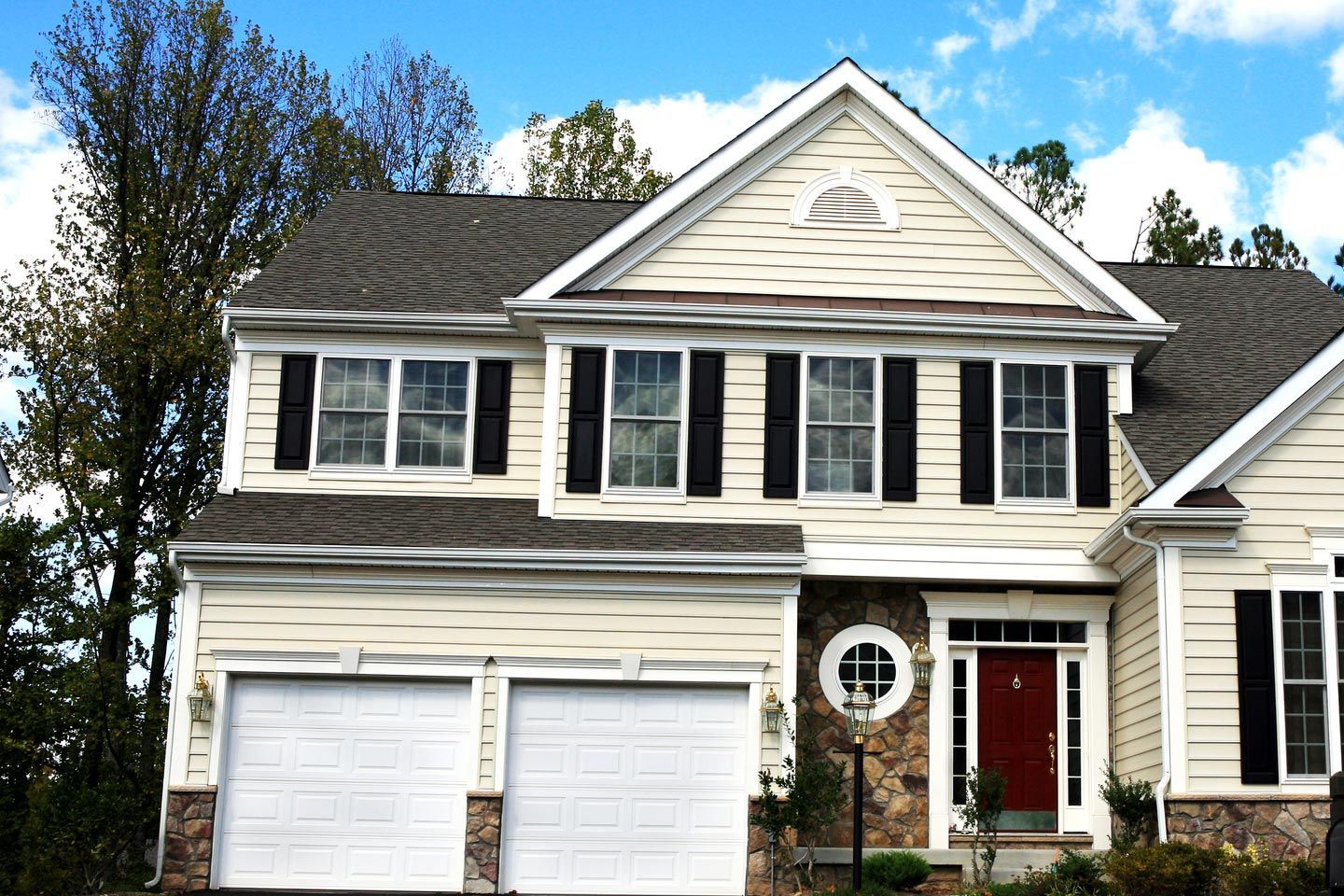 House Windows — Fredericksburg, VA — John Mills JR Roofing Co.