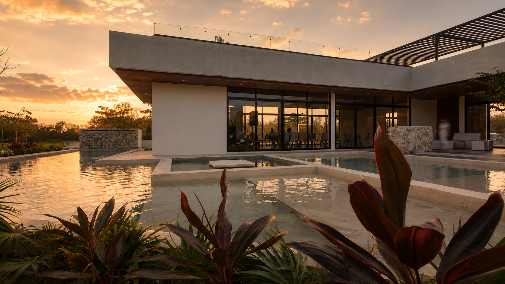 Casa club de Salama al atardecer