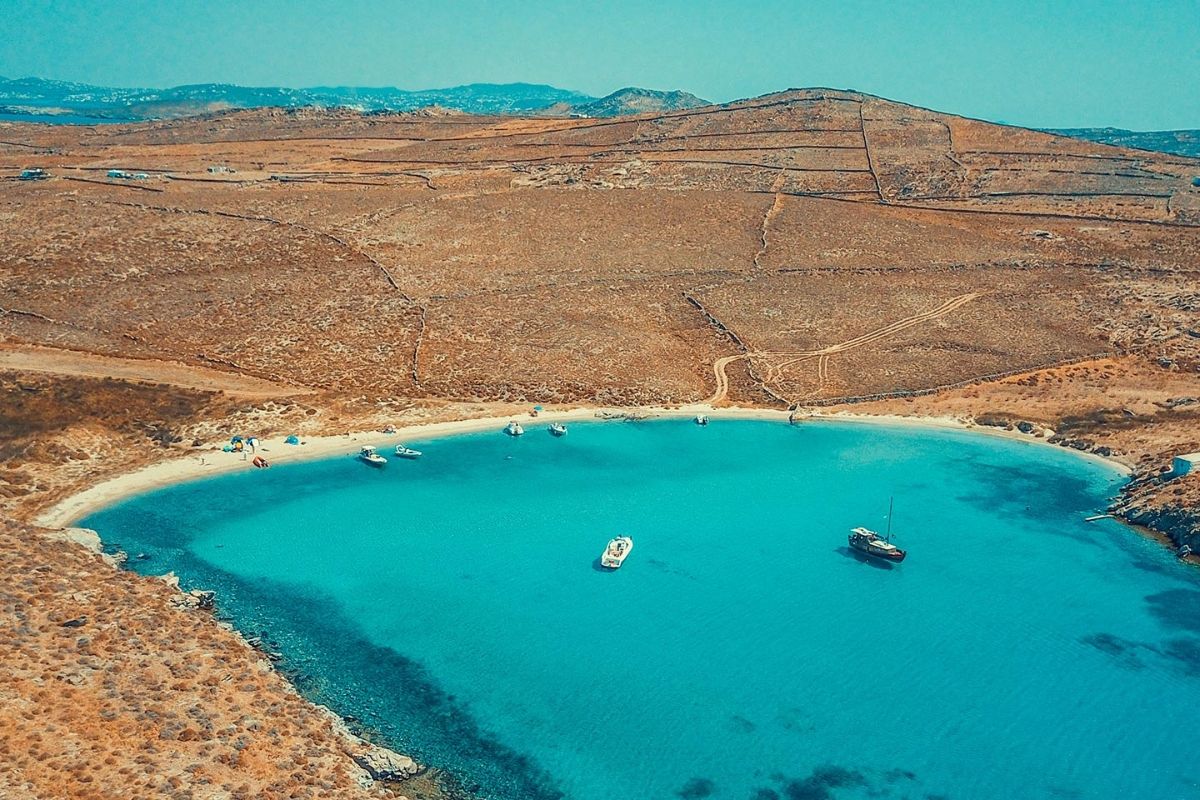 mykonos rhenia 