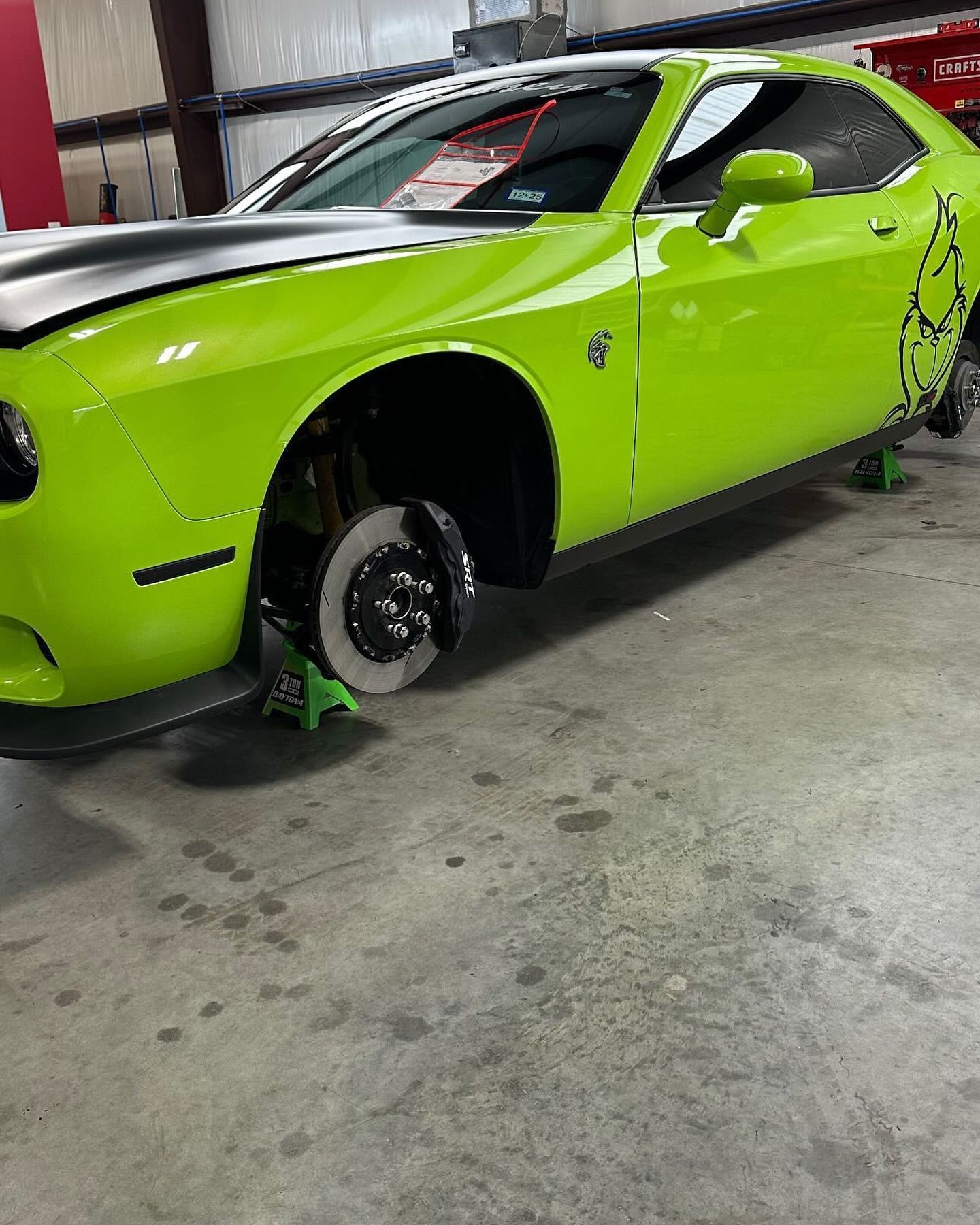 DODGE CHALLENGER JAILBREAK