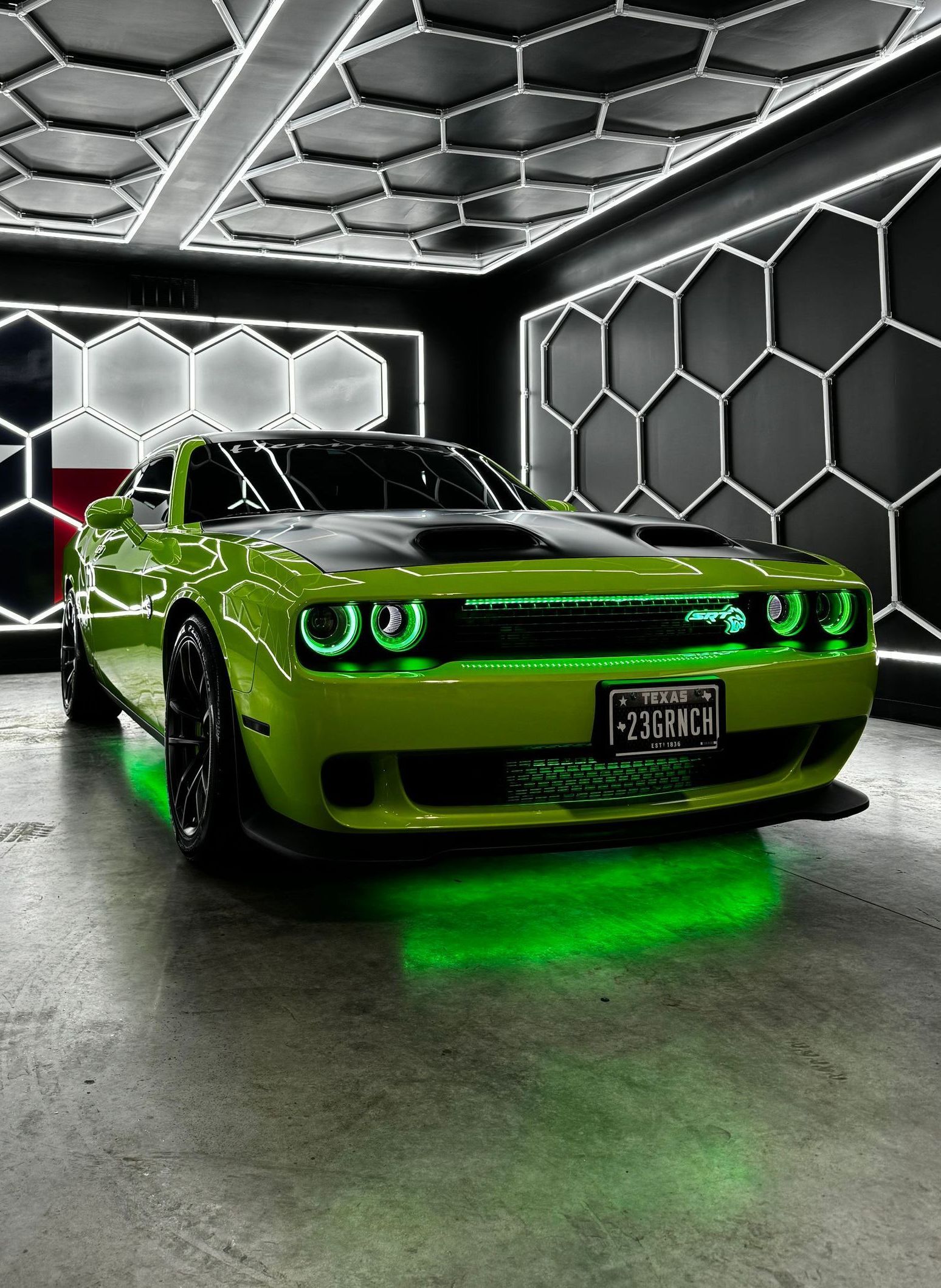 DODGE CHALLENGER JAILBREAK