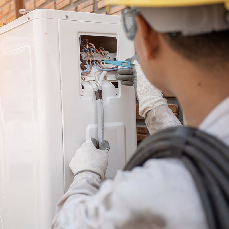 Expert Checking The HVAC